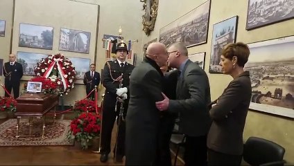 La camera ardente a Palazzo Marino per Paolo Pillitteri