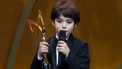 Çocuk oyuncu Sarp Kaan Altınçapa ödülü Narin için aldı