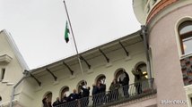 A Mosca la bandiera dei ribelli issata all'ambasciata siriana