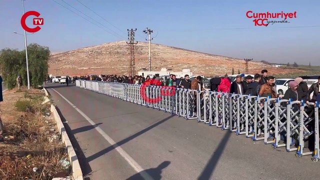 Cilvegözü'nde 'Suriye'ye dönüş' kalabalığı