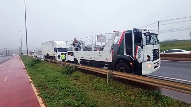 DER é acionado após caminhão apresentar falha mecânica no Trevo Cataratas