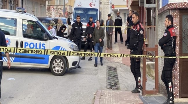 Miras kavgasında akrabalarını vurdu