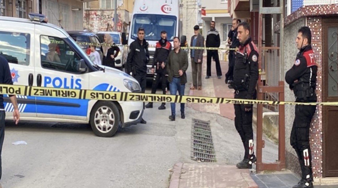 Miras kavgasında akrabalarını vurdu