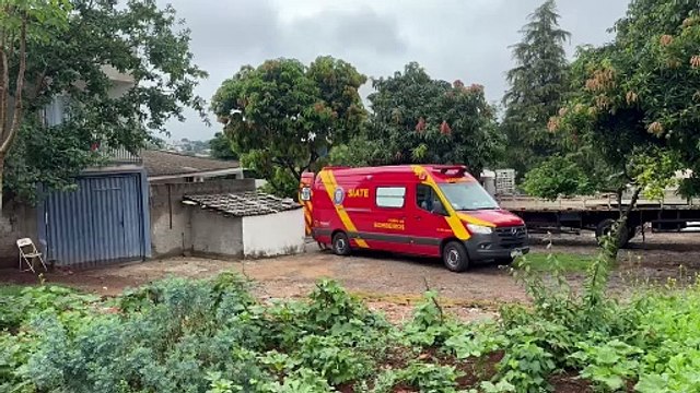 Mulher cai de escada e é socorrida pelo Siate no bairro Brasmadeira