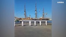 L'Amerigo Vespucci arriva al porto di Karachi in Pakistan