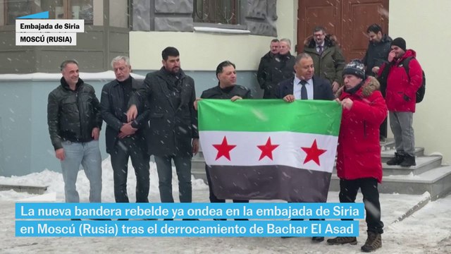 SIRIA | La nueva bandera rebelde ya ondea en la embajada de Moscú