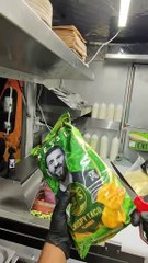 he said if the food is good_ he_ll give me his chain(MP4)