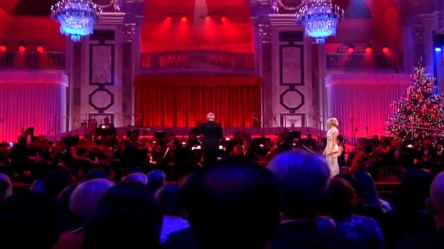 HELENE FISCHER — White Christmas (mit Bing Crosby) | Helene Fischer: Weihnachten - Live aus der Hofburg Wien (mit dem Royal Philharmonic Orchestra) – (2015)
