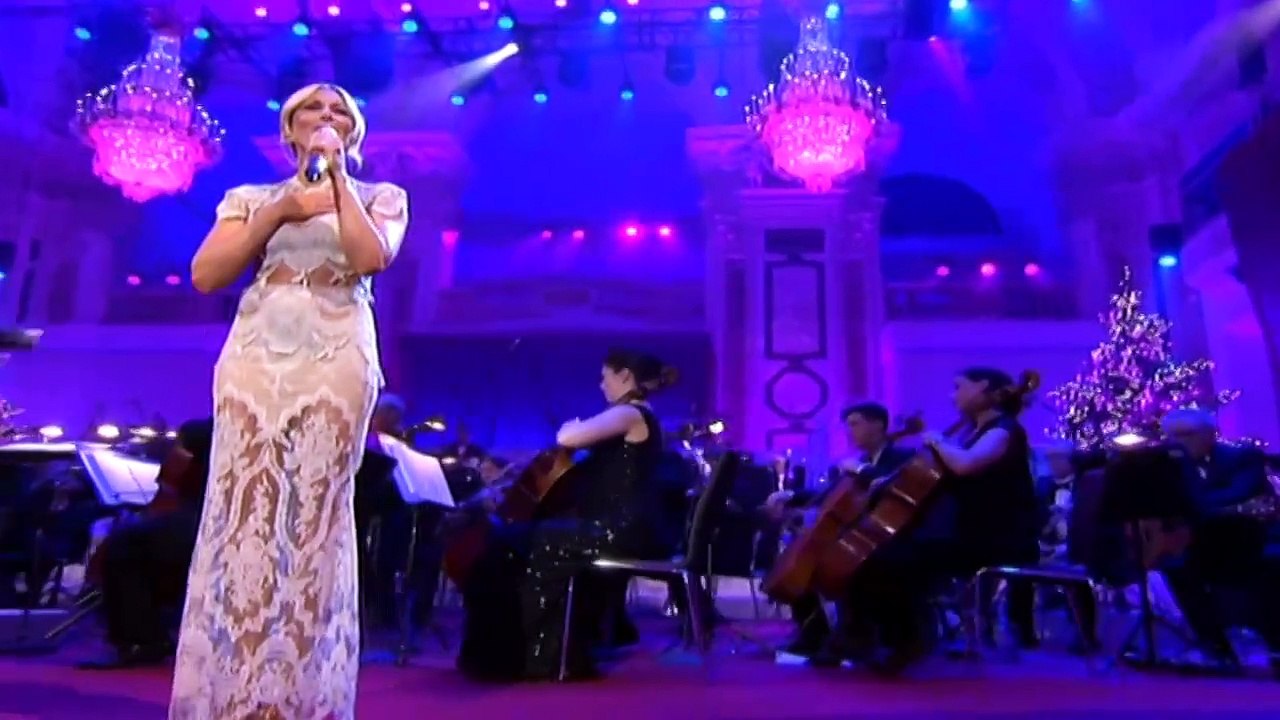 HELENE FISCHER — Alle Jahre wieder | Helene Fischer: Weihnachten - Live aus der Hofburg Wien (mit dem Royal Philharmonic Orchestra) – (2015)