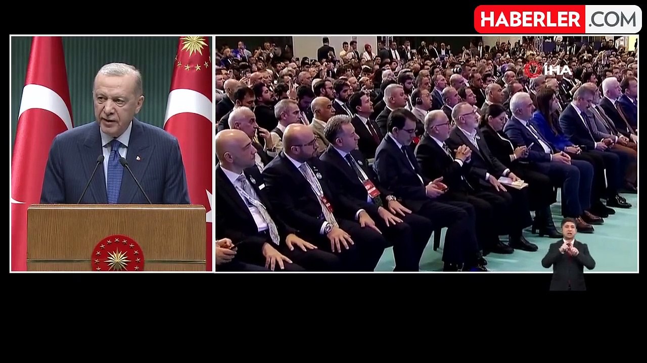 Cumhurbaşkanı Erdoğan: "Esad arkasında 1 milyona yakın insanın katledildiği, bir çok şehri enkaza dönmüş bir Suriye bırakarak kaçmıştır"