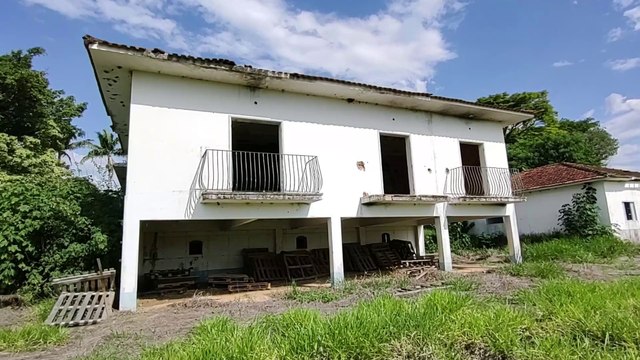 A ESPETACULAR MANSÃO ABANDONADA NO ALTO DA COLINA - A VISTA LÁ DE CIMA É LINDA DEMAIS