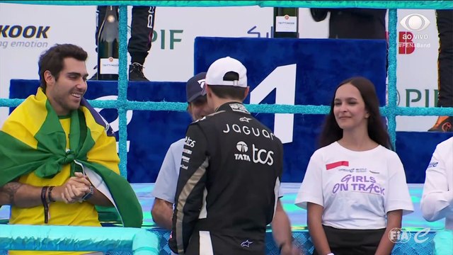 Fórmula E em São Paulo: Veja o pódio do E-Prix no Anhembi, em carro alegórico de escola de samba