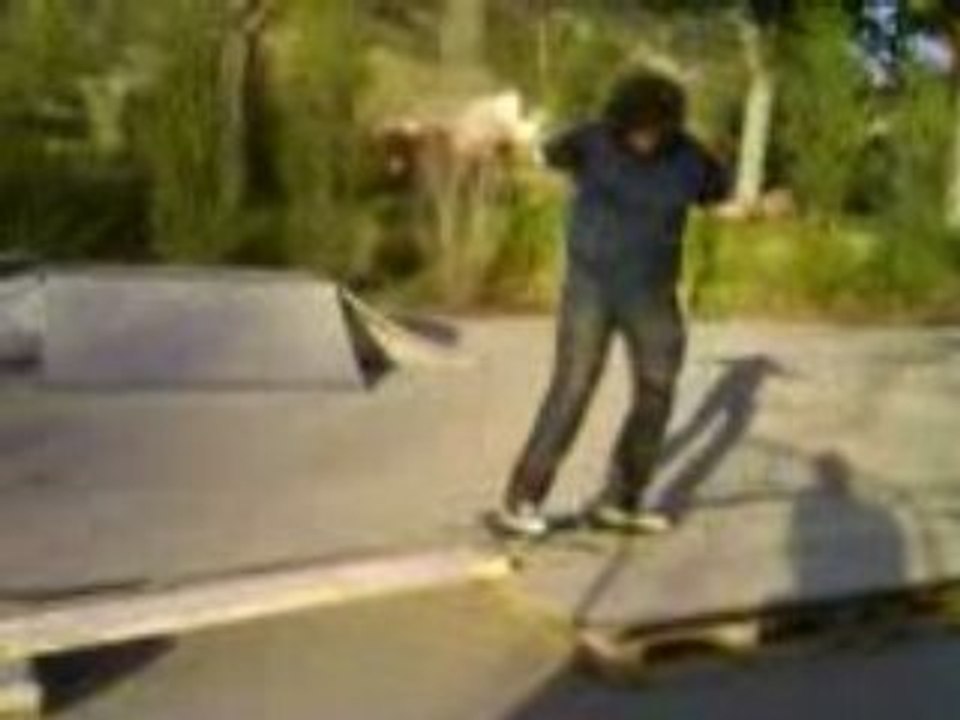 peignoir man en skate