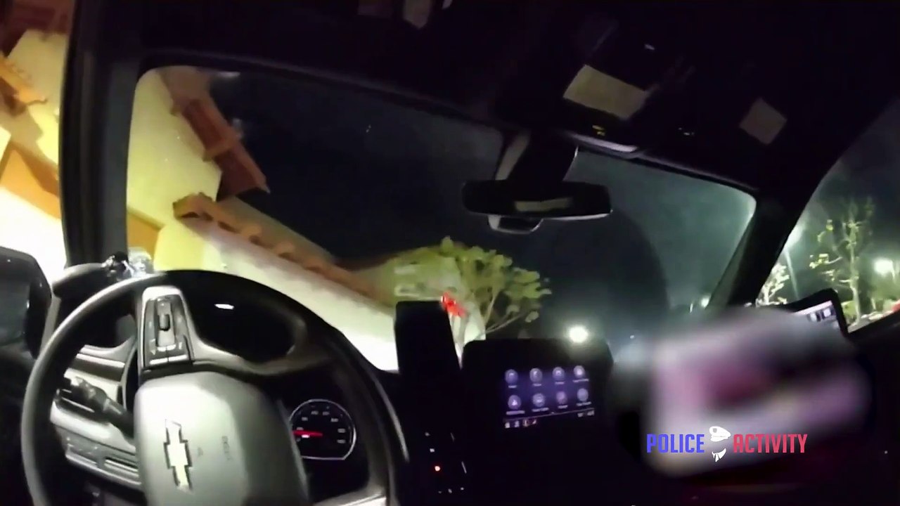 Deputies Pursue and Shoot Machete Wielding Suspect in Shopping Center(1080P_HD)_1