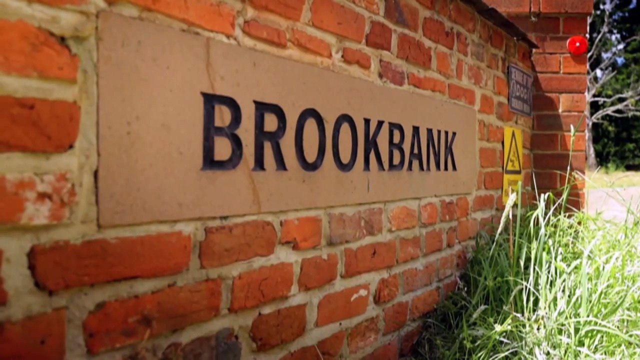 Tasmania’s Nichols family receives award for more than 100 years of rainfall recording for BOM