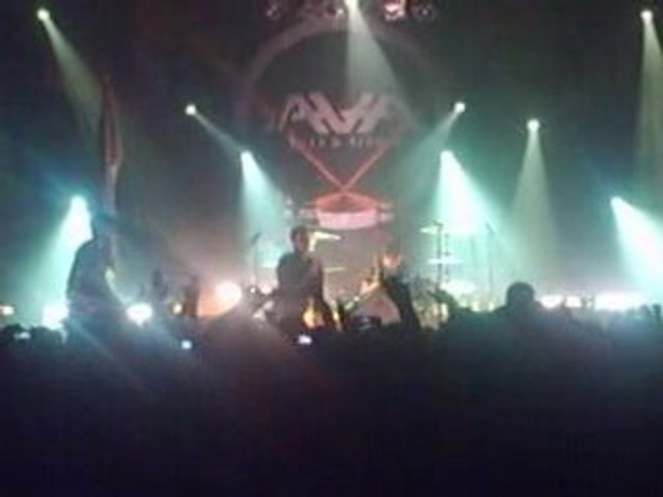 Angels & Airwaves - Entrée sur scène