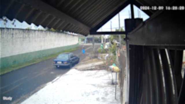 Invasão no bairro São Cristóvão: Três homens reviram casas e levam pertences