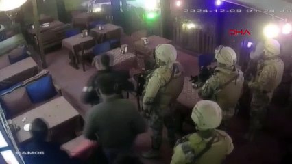 İstanbul'da eli bıçaklı turist dehşeti: Kız arkadaşını rehin aldı