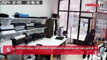 Çatıdan düşen kar kütlesi 2 otomobili kullanılamaz hale getirdi