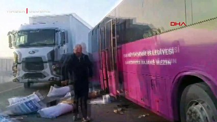 Van’da zincirleme kaza yapan araçlara böyle çarptı