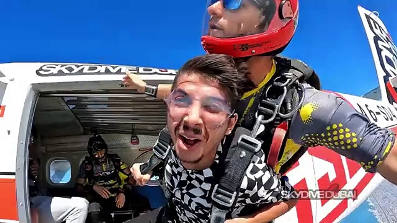 Skydiving in Dubai Over Palm Island from 13,000 ft 😵‍💫 @tech_iela