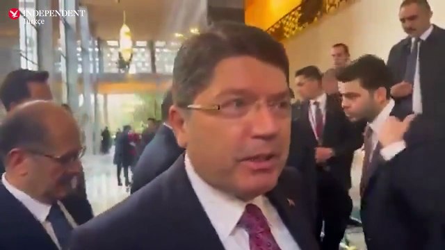 🔴Adalet Bakanı Yılmaz Tunç, DEM Parti'nin İmralı dilekçesiyle ilgili, Değerlendirme devam ediyor dedi.