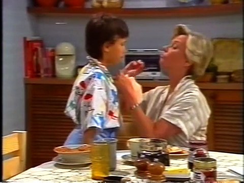 Neighbours deutsch - 213 - Zu früh gesorgt (19.03)