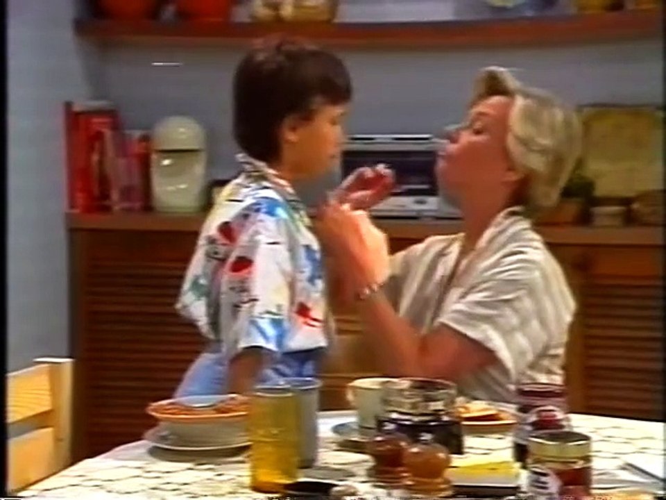 Neighbours deutsch - 213 - Zu früh gesorgt (19.03)