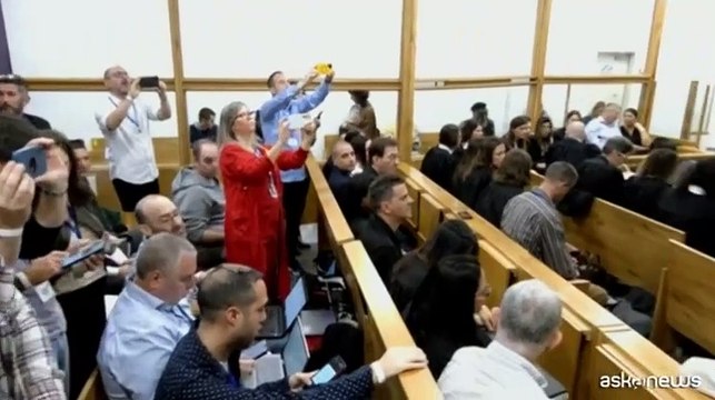 Netanyahu per la prima volta alla sbarra nel processo per corruzione