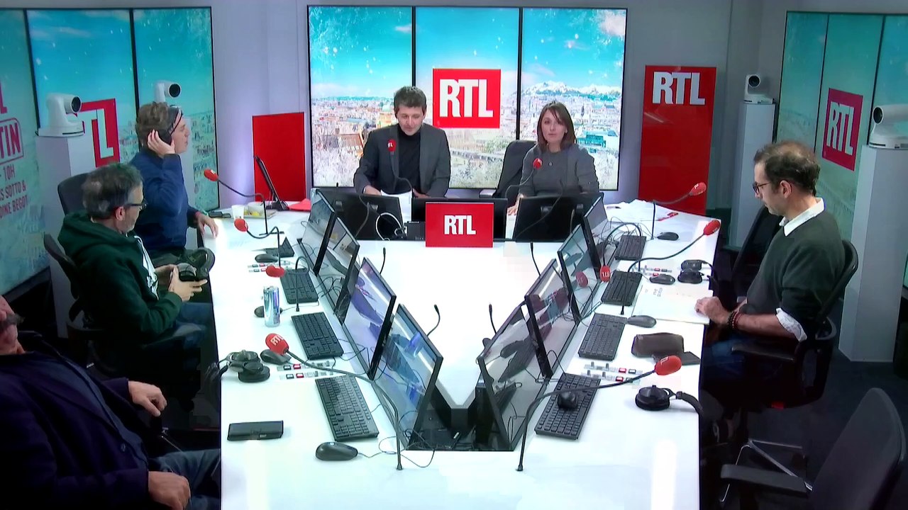 "On vit quand même une époque formidable où Dominique de Villepin défend une position plus à gauche que le PS lui-même"