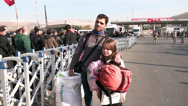 Cilvegözü Gümrük Kapısı'nda Suriyelilerin ülkelerine dönüş yoğunluğu yaşanıyor