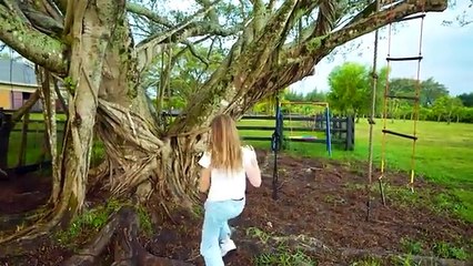 Nastya and Evelyne play hide and seek