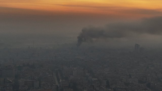 Les images des frappes d'Israël sur Damas après la chute de Bachar al-Assad en Syrie