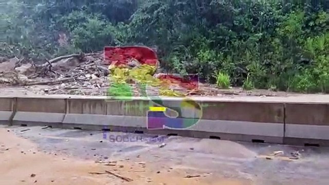 Deslizamiento de tierra en el sector de Cristal Mayu en el Trópico, habilitan un carril