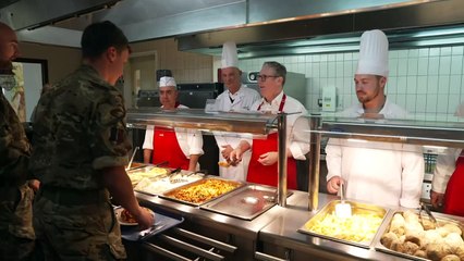 Starmer serves troops pasta on visit to Cyprus