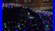 Avoir des guirlandes de Noël sur sa voiture: c'est légal ou pas ?