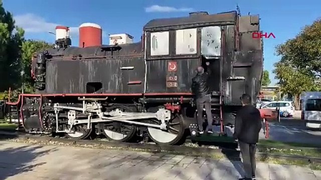 Samsun’da lise öğrencileri içinde sigara içtikleri lokomotifi yaktı