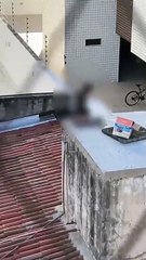 Homem flagrado furtando igreja na Ponta Verde