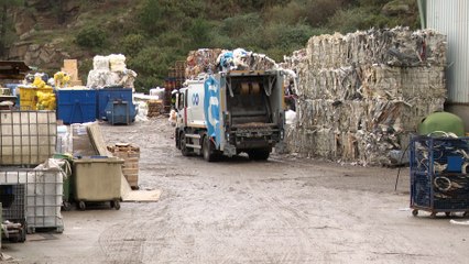 Investigan la aparición del cadáver de un hombre en un contenedor de papel y cartón en A Coruña