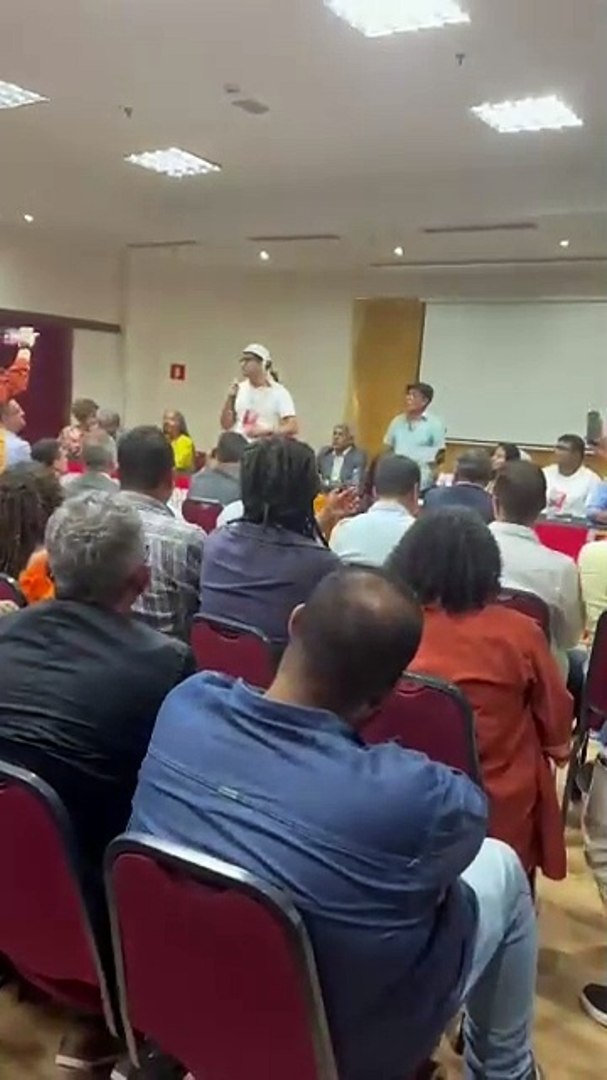 Prefeito Delicinha sai em defesa de Geraldo Júnior: “No grupo, muita viadagem”