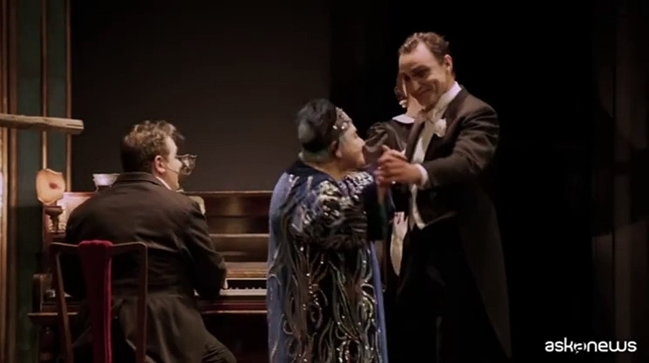 Magnifica presenza di Ferzan Ozpetek arriva a Manzoni di Milano