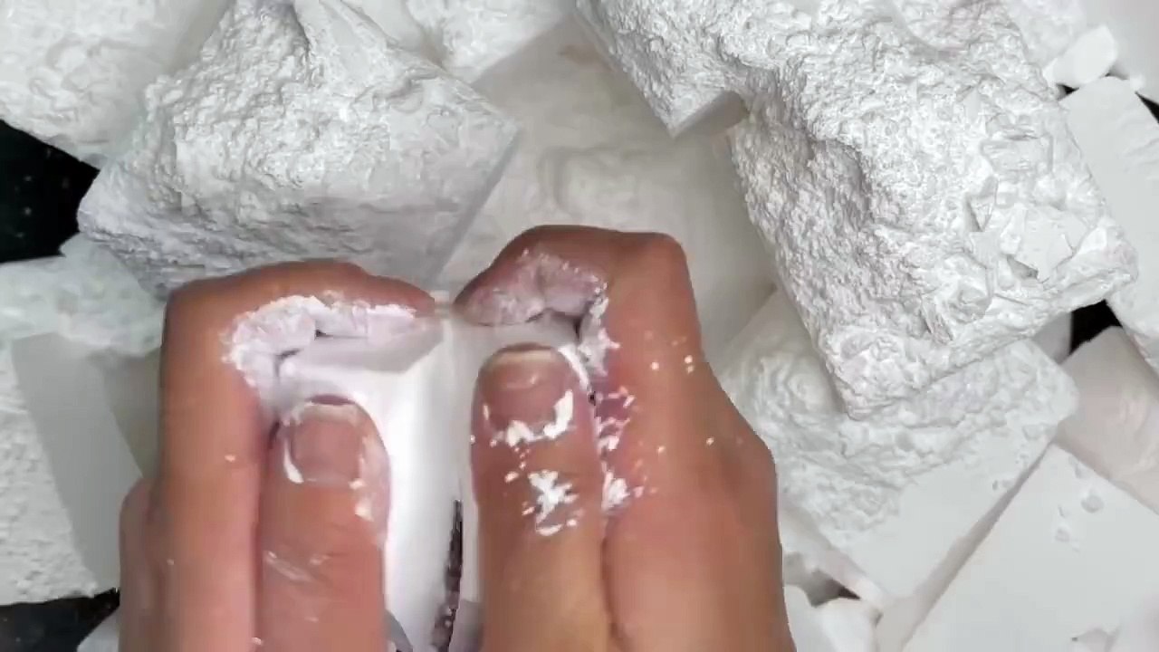 50_soft_gym_chalk_crush_5k_subs_celebration_🎉___ASMR(720p)