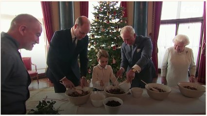 Le prince George s’essaie au pudding de Noël : souvenez-vous, c’est un vrai petit chef !