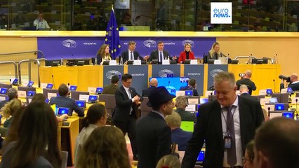 Kallas pede que não haja "vingança" na transição de poder na Síria e alerta para violência sectária