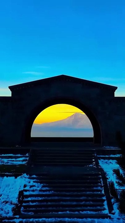 4kArarat Arch (Charents Arch), Armenia