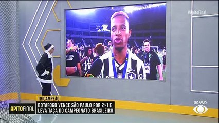 Tchê Tchê vibra com título do Botafogo e comemora 4º Brasileirão