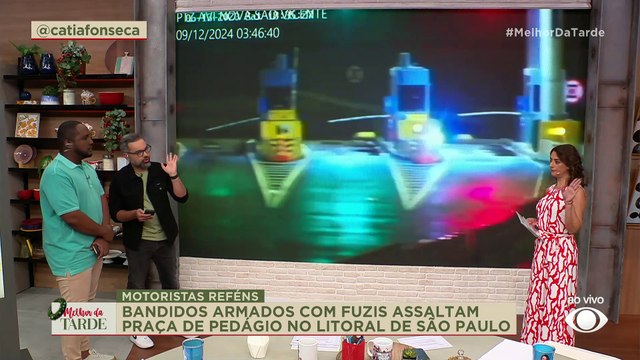 MOTORISTAS REFÉNS! Bandidos armados com fuzis assaltam praça de pedágio