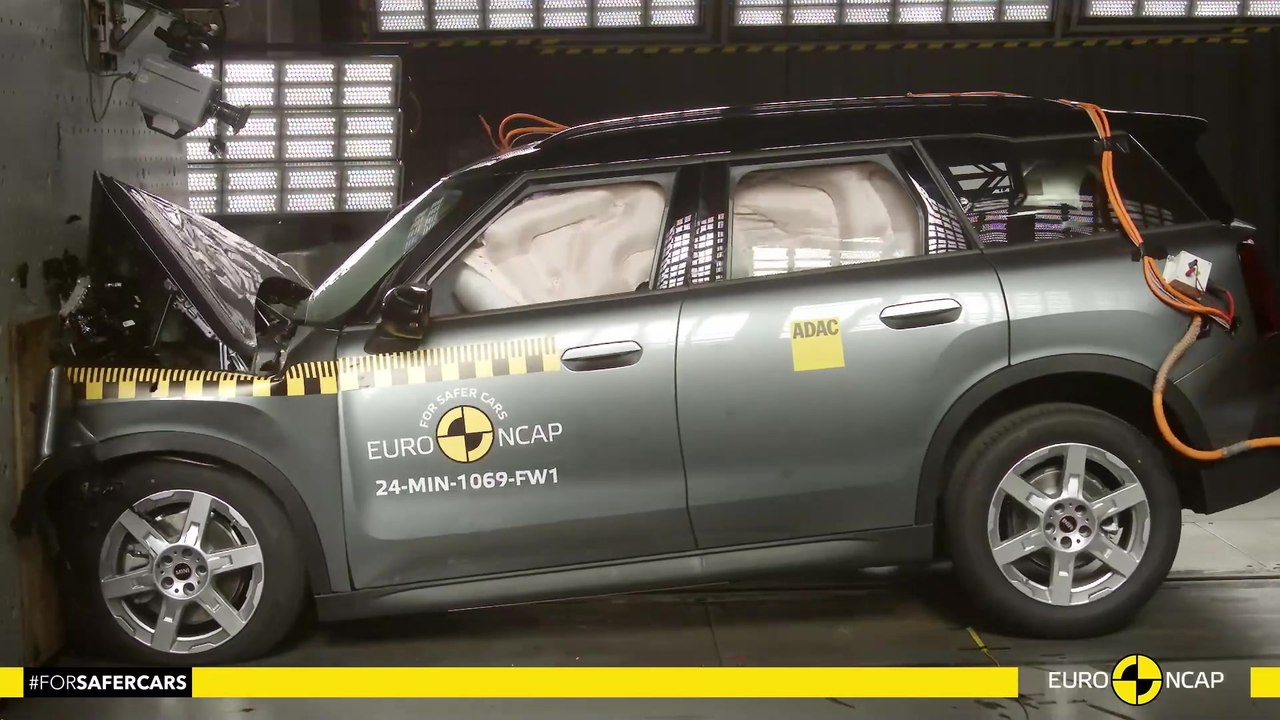 Euro NCAP Test - Höchstwertung von 5 Sternen für den neuen MINI Countryman