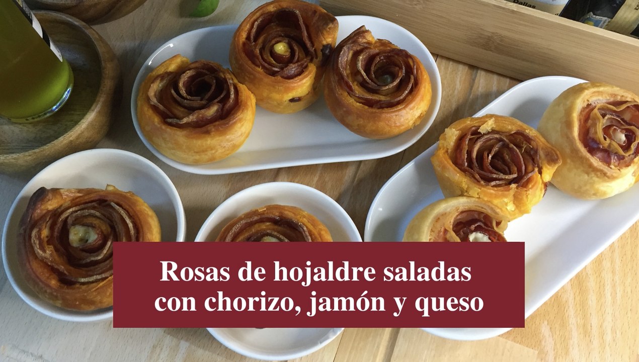Rosas de hojaldre saladas con chorizo, jamón y queso