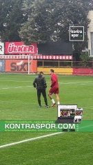 Yunus Akgün antrenmanda Abdülkerim Bardakcı'ya sataşıyor